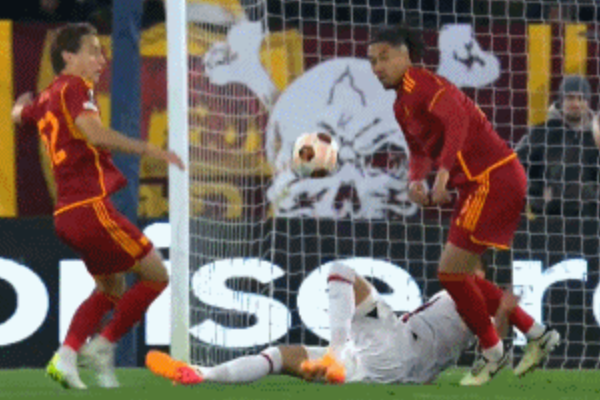 歐聯杯1/4決賽羅馬2-0 AC米蘭領先取得優勢